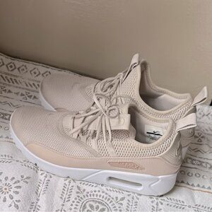 Nike Air Max  Sneakers Size8